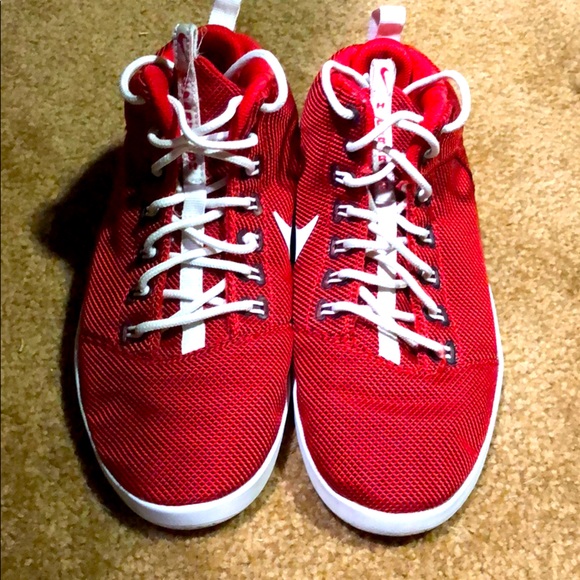 Shoes 👟 - Picture 1 of 3